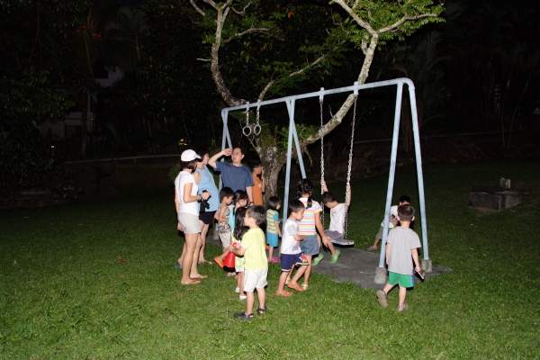 The children at the swing